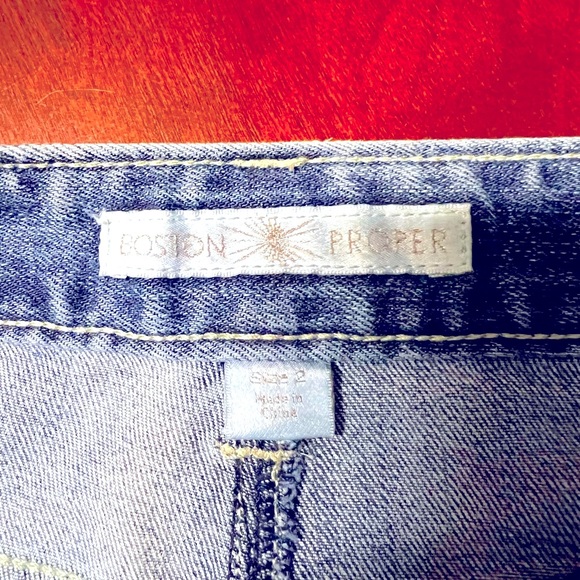 Boston Proper. Blue denim shorts with rhinestone button and five pockets, size 2 - Picture 4 of 6